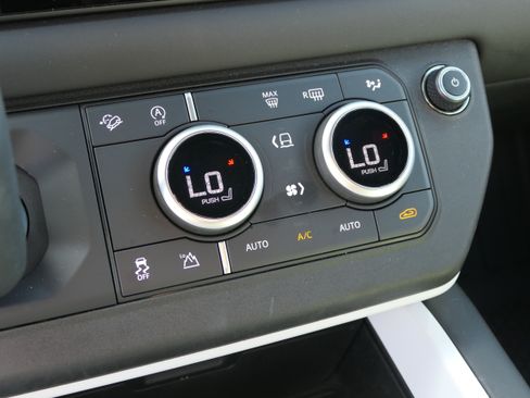 Used 2025 Land Rover Defender 110 S AWD/4WD image 20