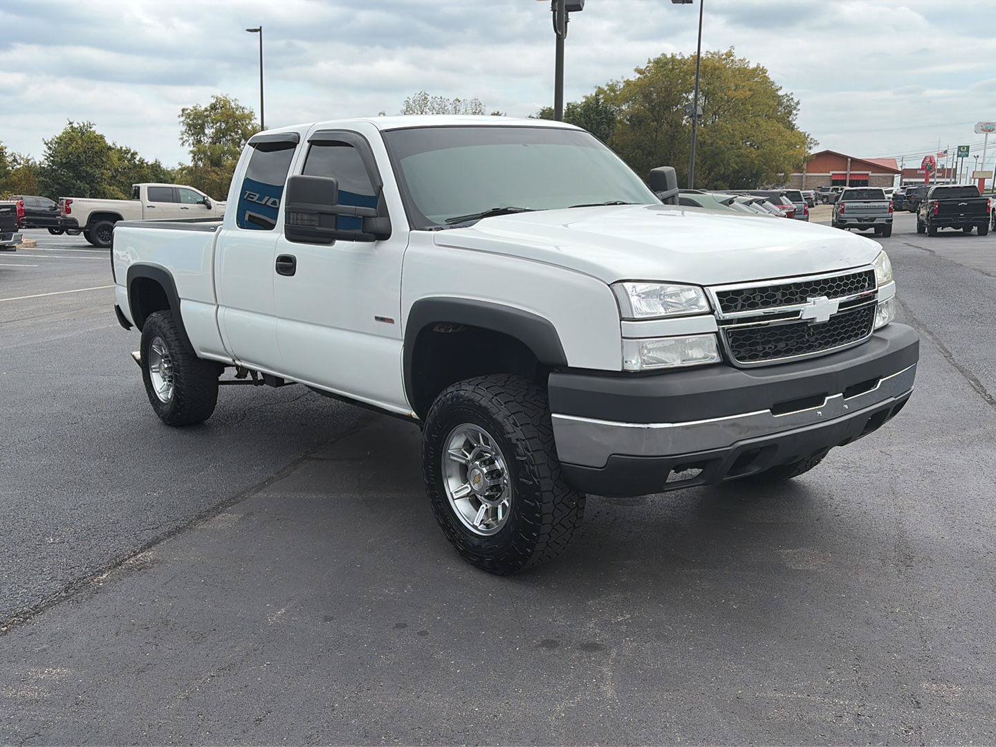 Used 2004 Chevrolet Silverado 2500 W/T w/ Heavy-Duty Power Package AWD/4WD image 7