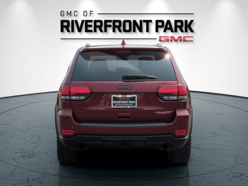 Used 2019 Jeep Grand Cherokee Trailhawk AWD/4WD image 4