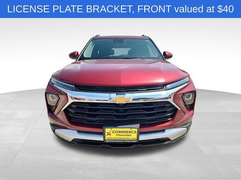 Used 2025 Chevrolet TrailBlazer LT AWD/4WD image 2
