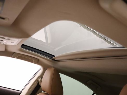 Used 2017 Lexus ES 350 w/ Navigation System Package image 19