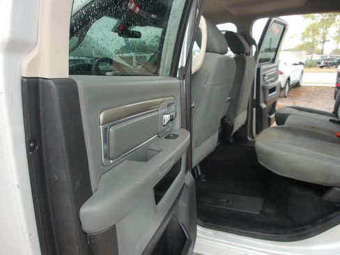 Used 2017 RAM 2500 SLT AWD/4WD image 24