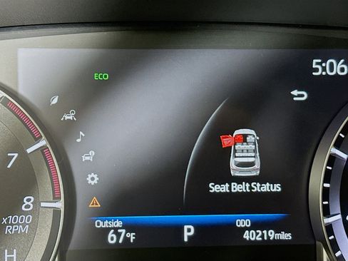 Used 2023 Toyota Highlander LE image 19