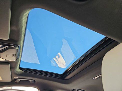 Certified 2024 BMW 330i Sedan w/ Convenience Package image 30