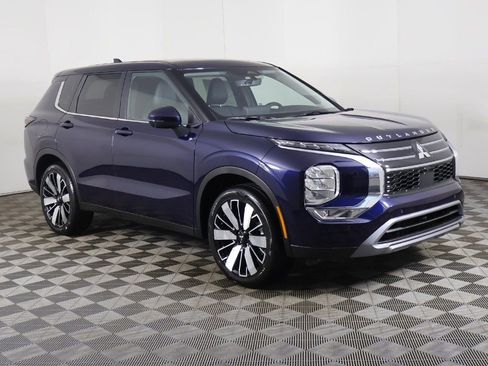 New 2026 Mitsubishi Outlander SE image 2