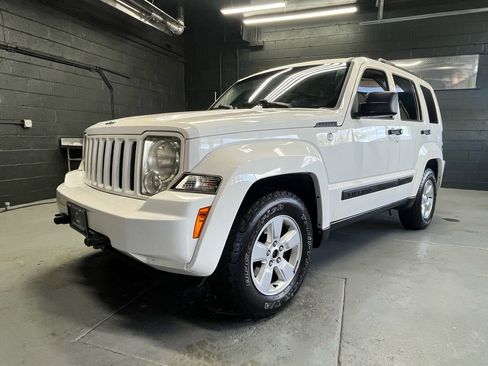 Used 2010 Jeep Liberty Sport w/ Popular Equipment Group AWD/4WD image 1