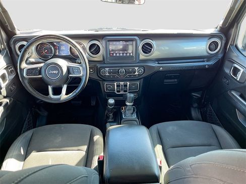 Used 2018 Jeep Wrangler Unlimited Sahara w/ Safety Group image 20