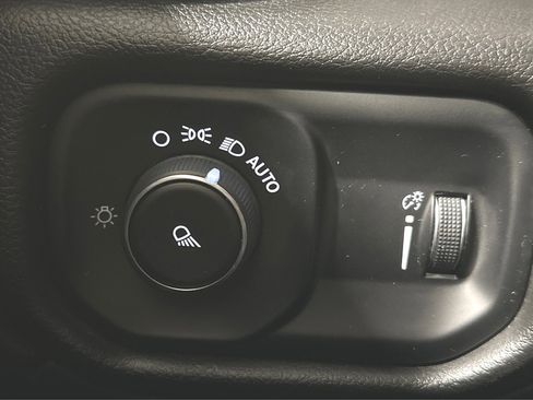 Used 2021 RAM 2500 Big Horn image 21