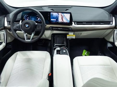 New 2027 BMW X1 xDrive28i AWD/4WD image 23