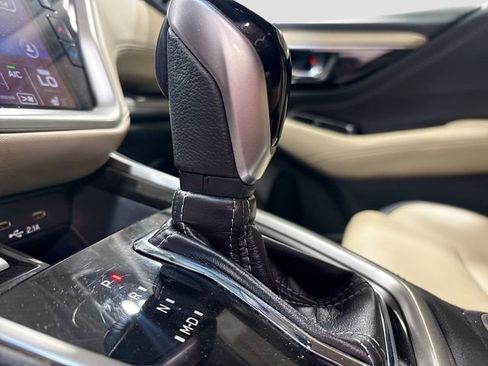 Used 2020 Subaru Outback Limited AWD/4WD image 18