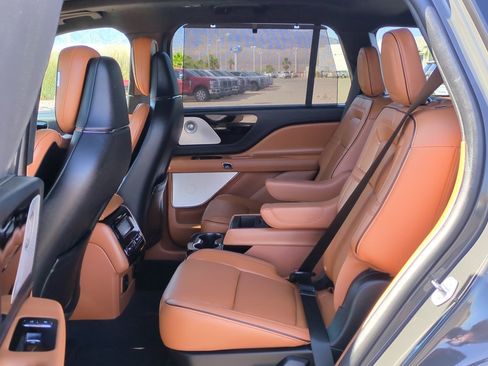 Used 2023 Lincoln Aviator Black Label w/ Dynamic Handling Package AWD/4WD image 28