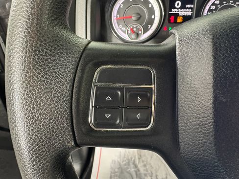 Used 2018 RAM 1500 Express AWD/4WD image 15