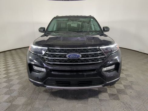 Certified 2022 Ford Explorer XLT w/ Equipment Group 202A image 3