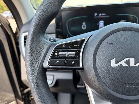Certified 2025 Kia Seltos LX AWD/4WD image 16