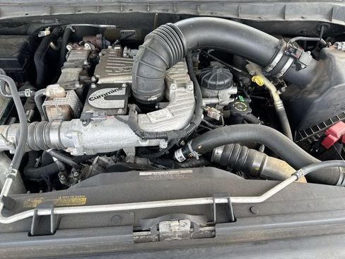 Used 2017 Nissan Titan SV RWD image 25