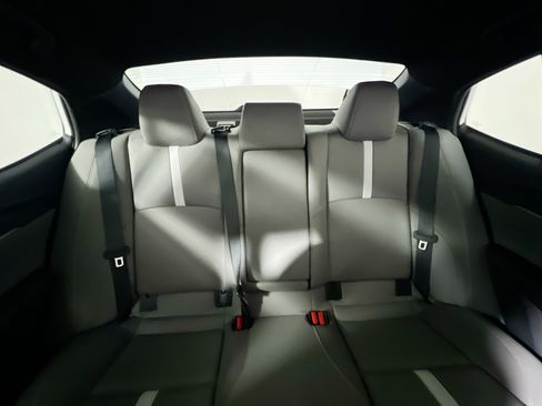 Used 2025 Toyota Camry SE FWD image 32