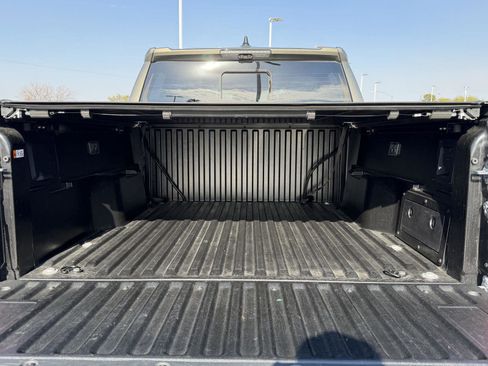 Used 2025 Toyota Tacoma TRD Off-Road w/ TRD Off Road Premium Package image 5