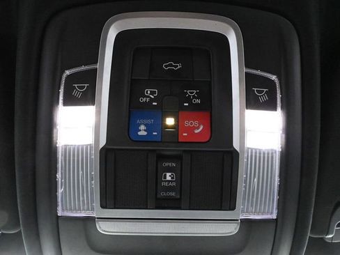 Used 2020 RAM 1500 Laramie image 37