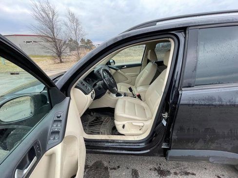 Used 2016 Volkswagen Tiguan S image 21