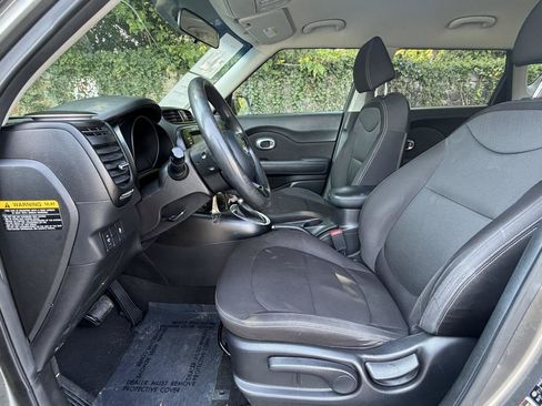 Used 2018 Kia Soul w/ Convenience Package FWD image 11
