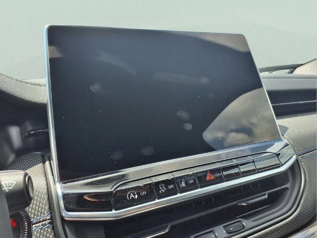 New 2026 Jeep Compass Latitude AWD/4WD image 18