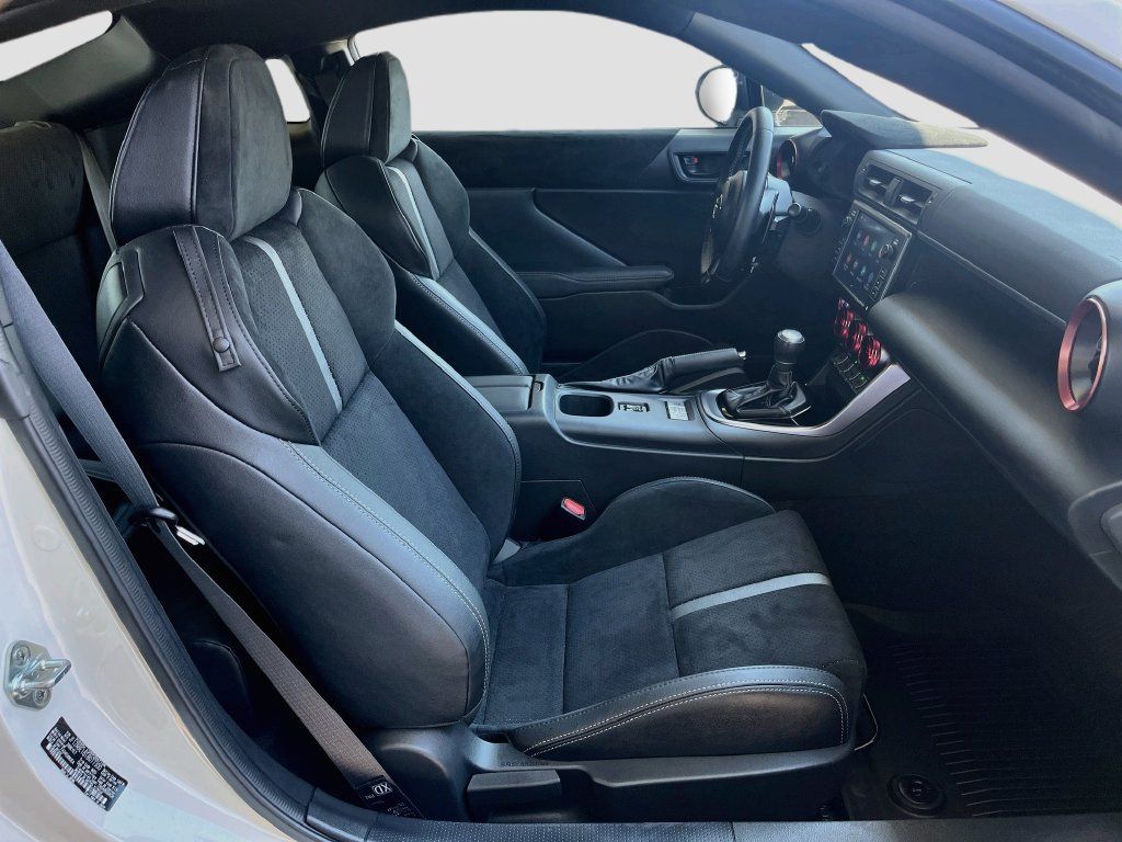 Used 2026 Toyota GR86 Premium w/ ALL Weather Mat Package (TMS) RWD image 26