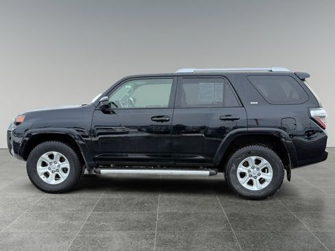 Used 2016 Toyota 4Runner SR5 image 2
