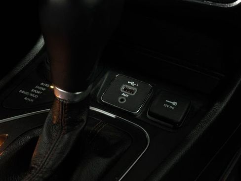 Used 2022 Jeep Cherokee Trailhawk w/ Comfort/Convenience Group image 32