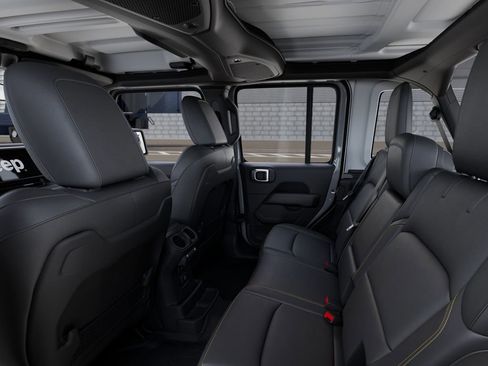 Used 2025 Jeep Wrangler Sahara w/ Safety Group image 23