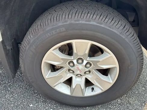 Used 2018 GMC Canyon SLE w/ Trailering Package AWD/4WD image 16