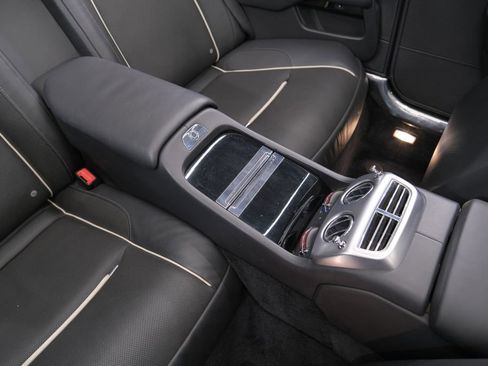 Used 2016 Rolls-Royce Dawn image 28