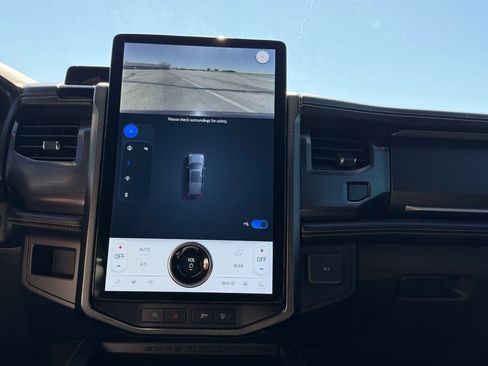 Certified 2022 Ford Expedition Platinum image 46