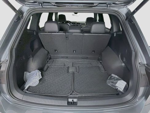 Used 2024 Volkswagen Tiguan SE R-Line AWD/4WD image 26