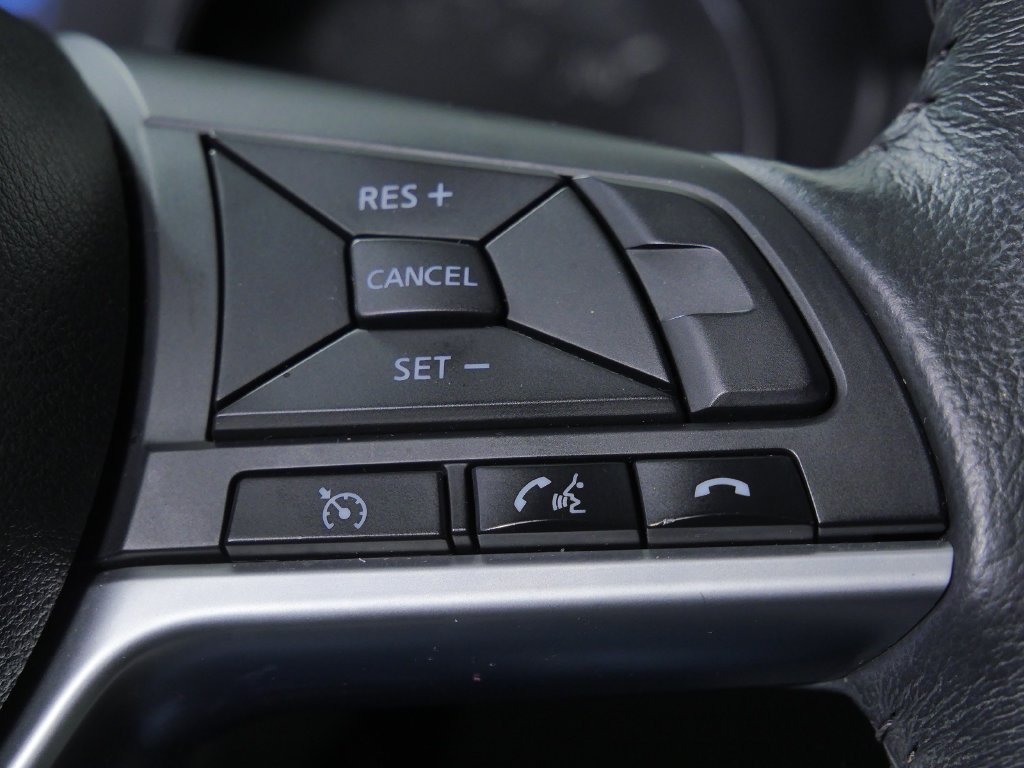 Used 2017 Nissan Rogue SV w/ Sun & Sound Touring Package AWD/4WD image 26