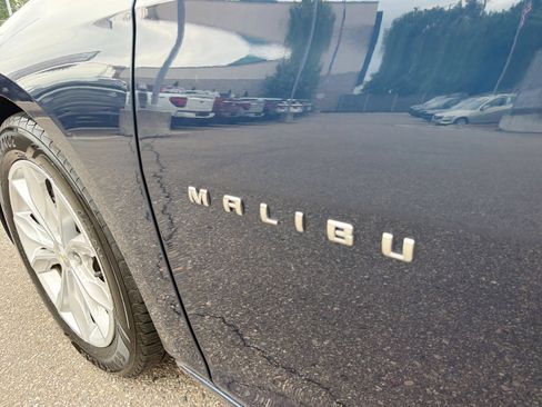 Used 2020 Chevrolet Malibu LT FWD image 16