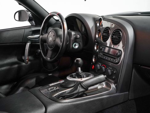 Used 2010 Dodge Viper ACR RWD image 17