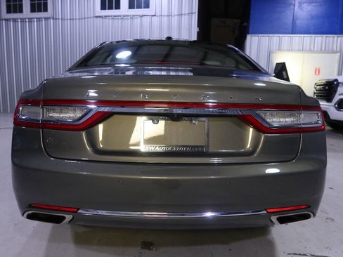 Used 2017 Lincoln Continental Select w/ Technology Package image 4