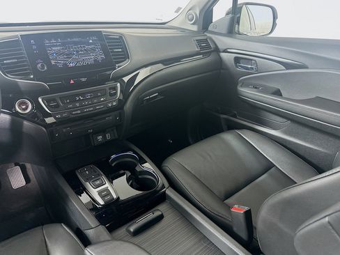 Certified 2022 Honda Pilot Touring image 21