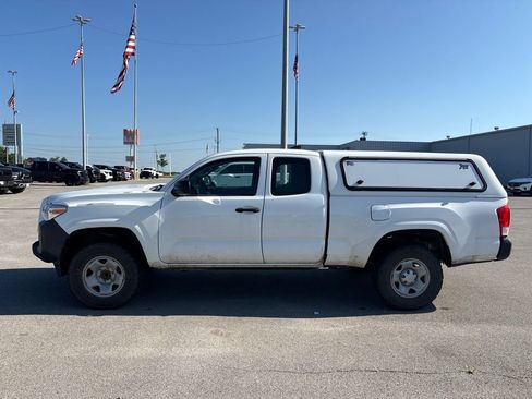 Used 2016 Toyota Tacoma SR RWD image 8