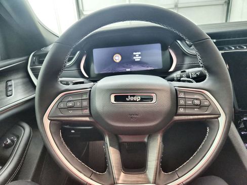 New 2025 Jeep Grand Cherokee Limited image 22