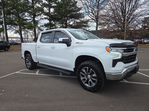 Used 2023 Chevrolet Silverado 1500 LT image 7