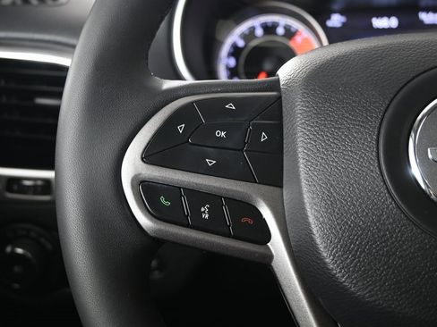 Used 2022 Jeep Cherokee Limited image 35