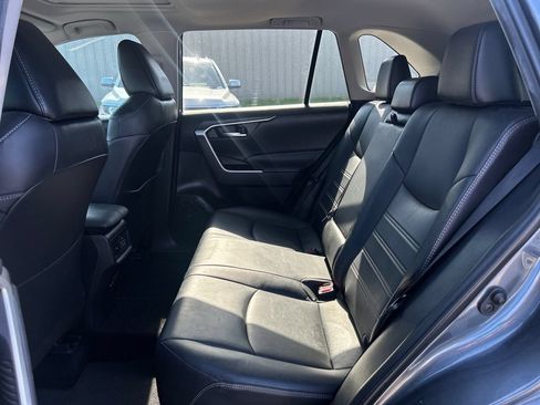 Used 2021 Toyota RAV4 XLE Premium FWD image 12