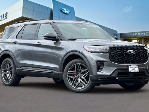 New 2026 Ford Explorer ST-Line w/ ST-Line Street Pack AWD/4WD image 2