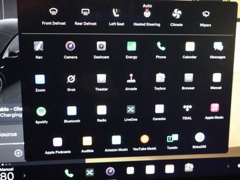 Used 2023 Tesla Model Y Performance image 22