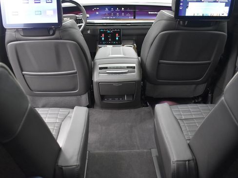 Certified 2026 Cadillac Escalade Platinum Sport w/ LPO, ONYX Package image 33