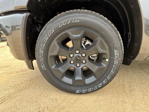New 2026 RAM 1500 Big Horn AWD/4WD image 9