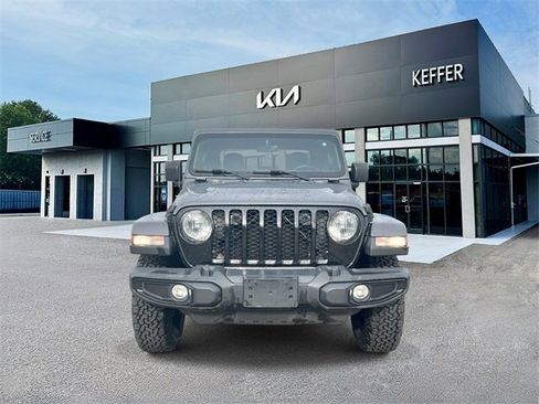 Used 2021 Jeep Gladiator Willys image 3