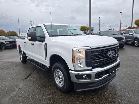 New 2026 Ford F250 XL w/ XL Chrome Package image 3