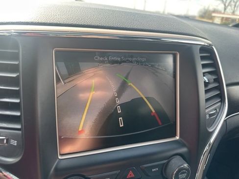 Used 2016 Jeep Grand Cherokee Limited w/ Luxury Group II image 44